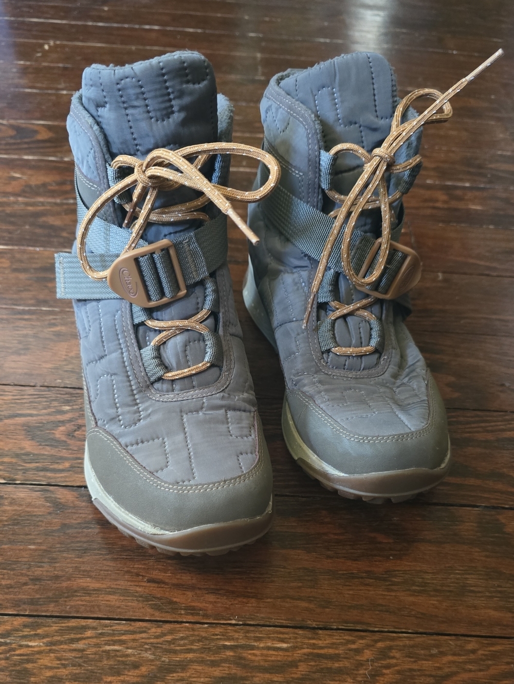 Chaco Women's Gray/Brown Fleece-Lined Borealis Puffer Boot